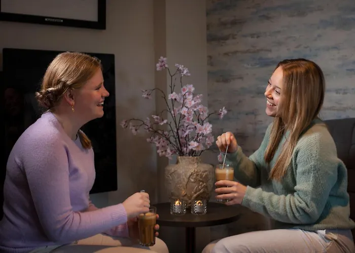 Milepelen & Han/Misafirhane