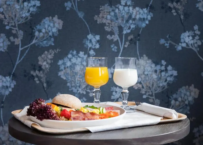 Milepelen & Han/Misafirhane Sand (Hedmark)